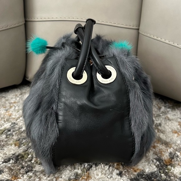 KATE SPADE RARE VINTAGE BLACK LEATHER GREY TONE FAUX FUR DRAWSTRING HANDBAG - Picture 3 of 15